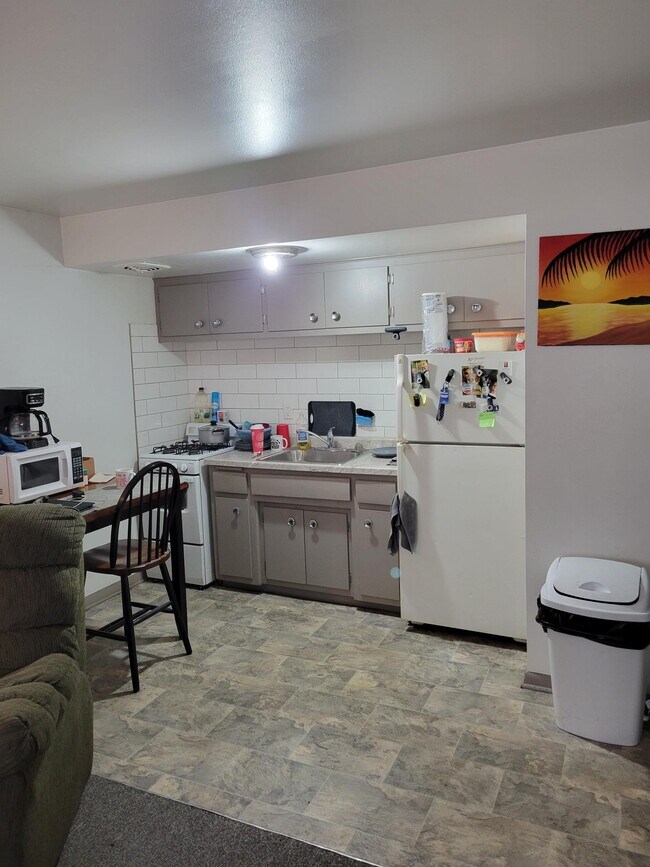Building Photo - 6521