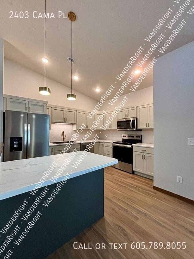 Building Photo - 2403 Cama Pl