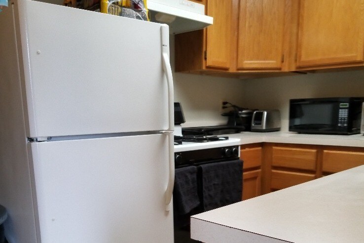 Kitchen - 17141 N Eagle River Loop Rd