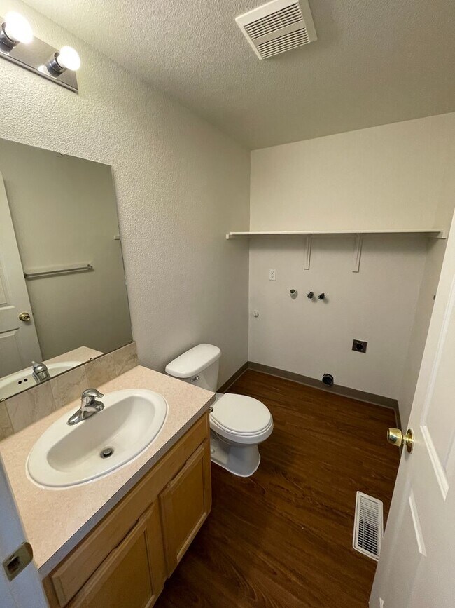 Building Photo - 166