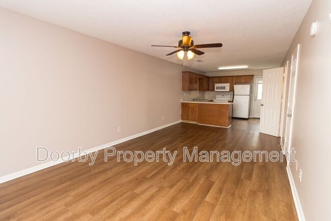 Building Photo - 11 Alice Ln