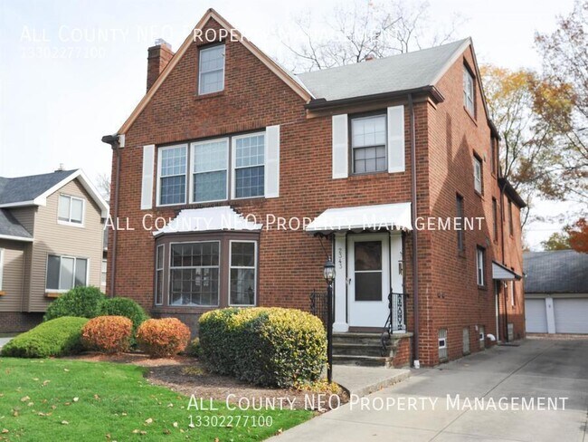 Building Photo - Convenient location in University Heights!