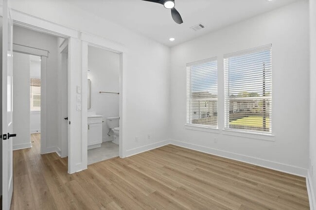 Photo - 8905 Laverne St (Houston, TX) House