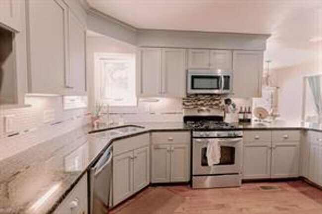 Foto del edificio - Gorgeous 4 bed, 3 bath in Great Bridge!