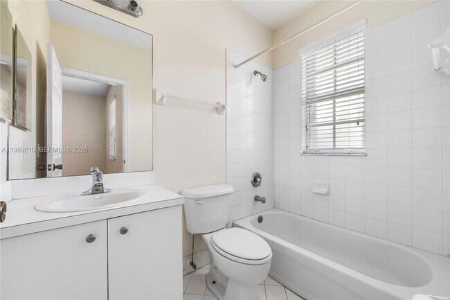 Foto del edificio - 3360 NE 14th Dr