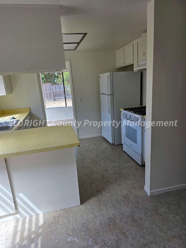 Foto del edificio - 1388 Cavalier Ln