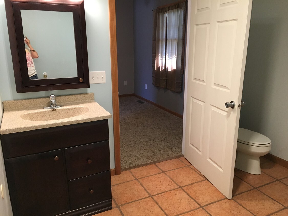 Bathroom - 115 E 3rd St