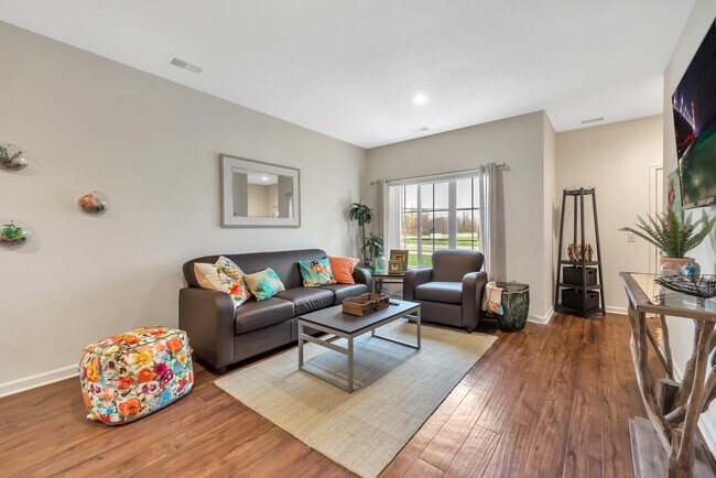Sala de estar TRIO Sur - TRIO Townhomes