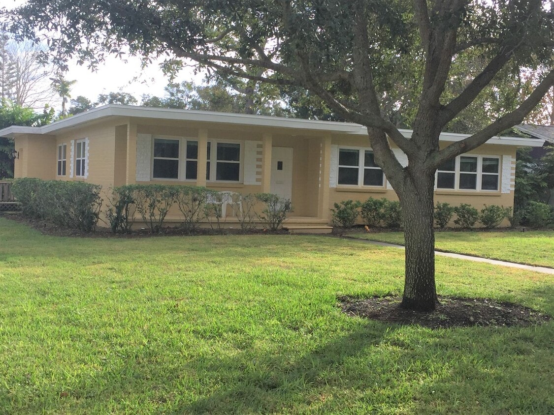 Primary Photo - Spacious 3-Bedroom Home in Rio Vista - One...