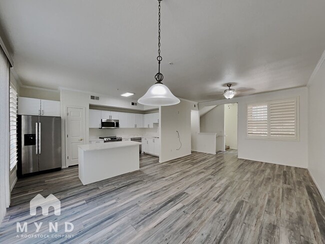 Building Photo - 18250 N Cave Creek Rd