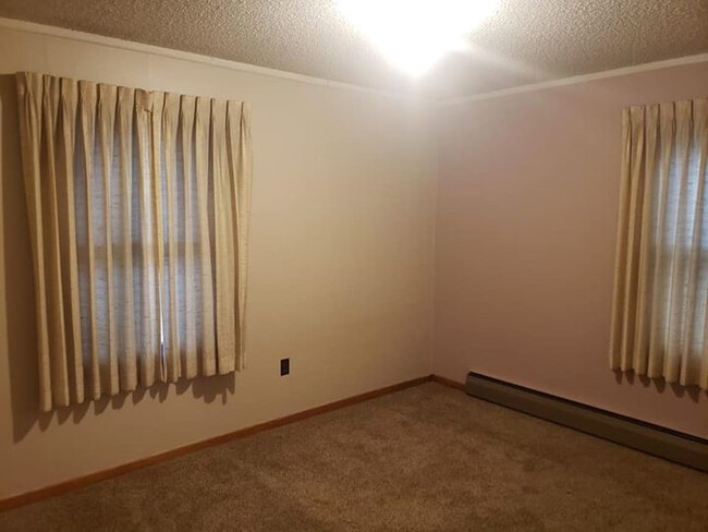 Building Photo - Mahan Duplex