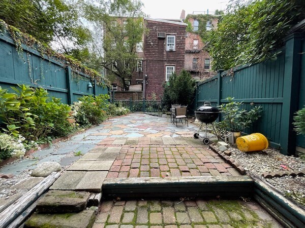 Foto principal - 95 W Cedar St