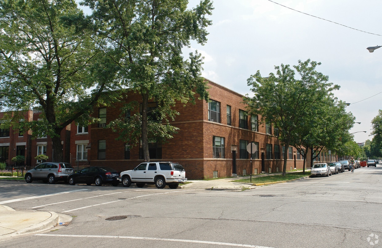 Primary Photo - 615-625 N Oakley Blvd