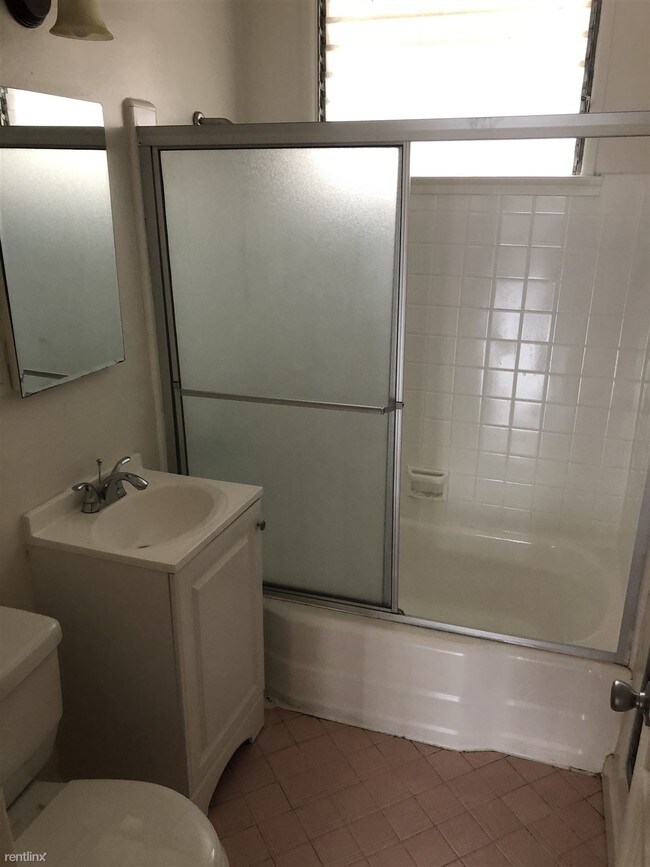 Foto del edificio - 5430 Carlton Way