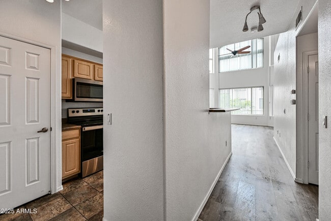 Building Photo - 435 W Rio Salado Pkwy