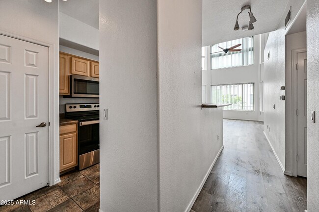 Foto del edificio - 435 W Rio Salado Pkwy