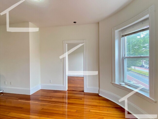 Building Photo - Unique Allston Apt. 8/1/25 or 9/1