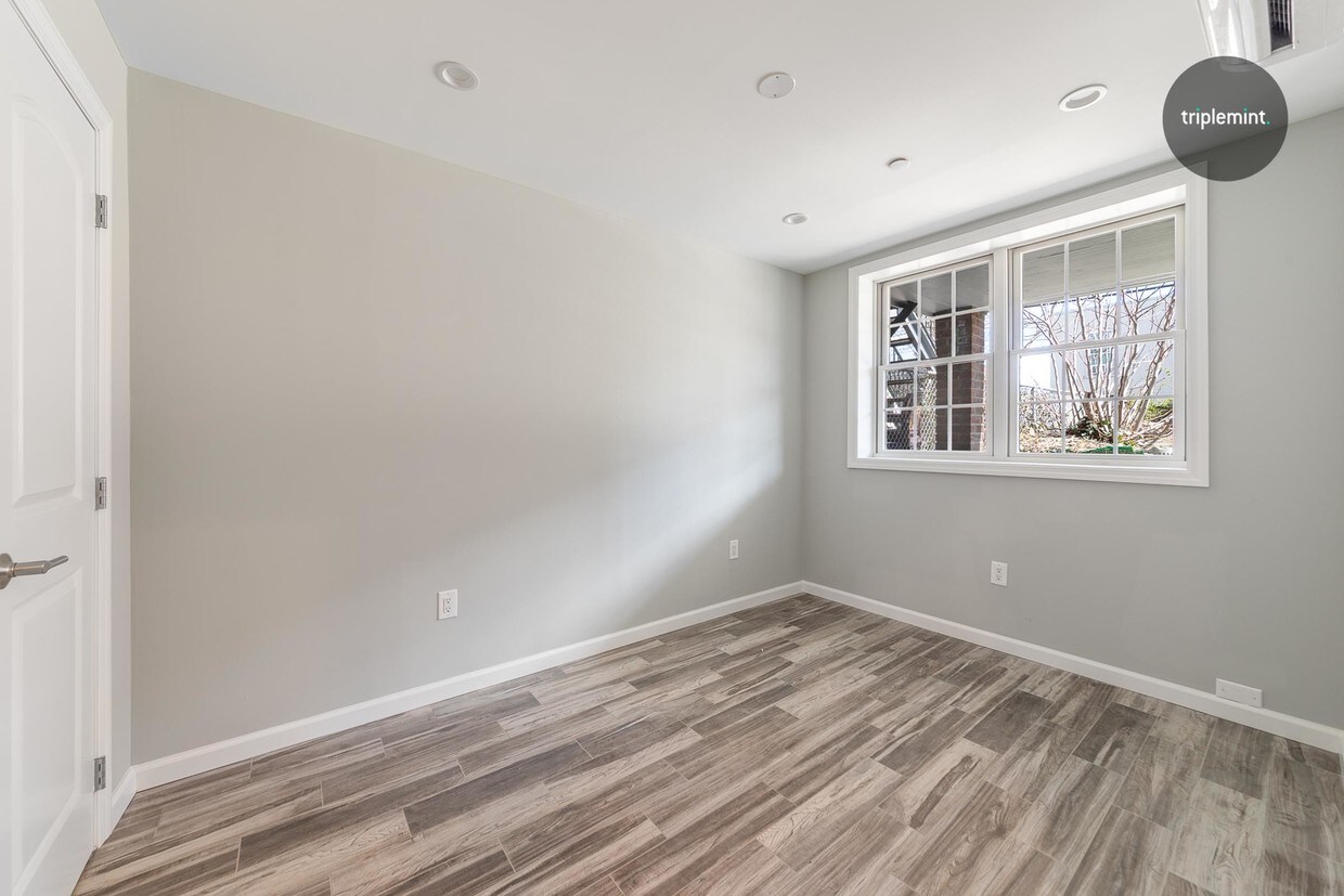 Building Photo - 31-31 37th Street