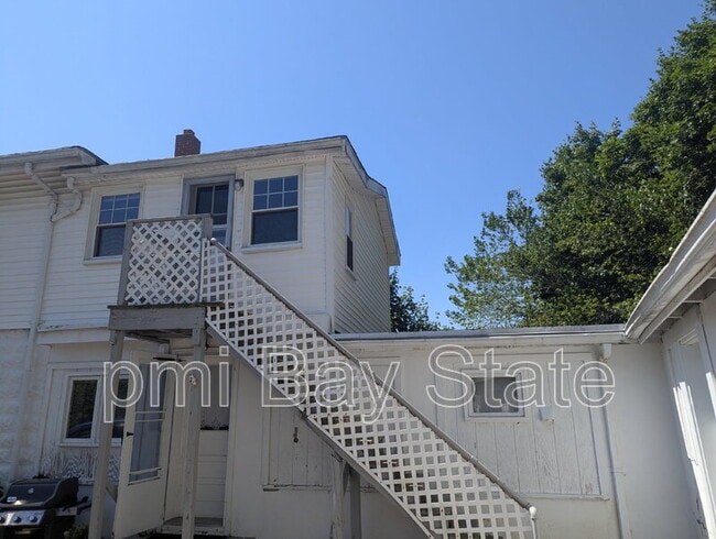 Building Photo - 29 Frairy St