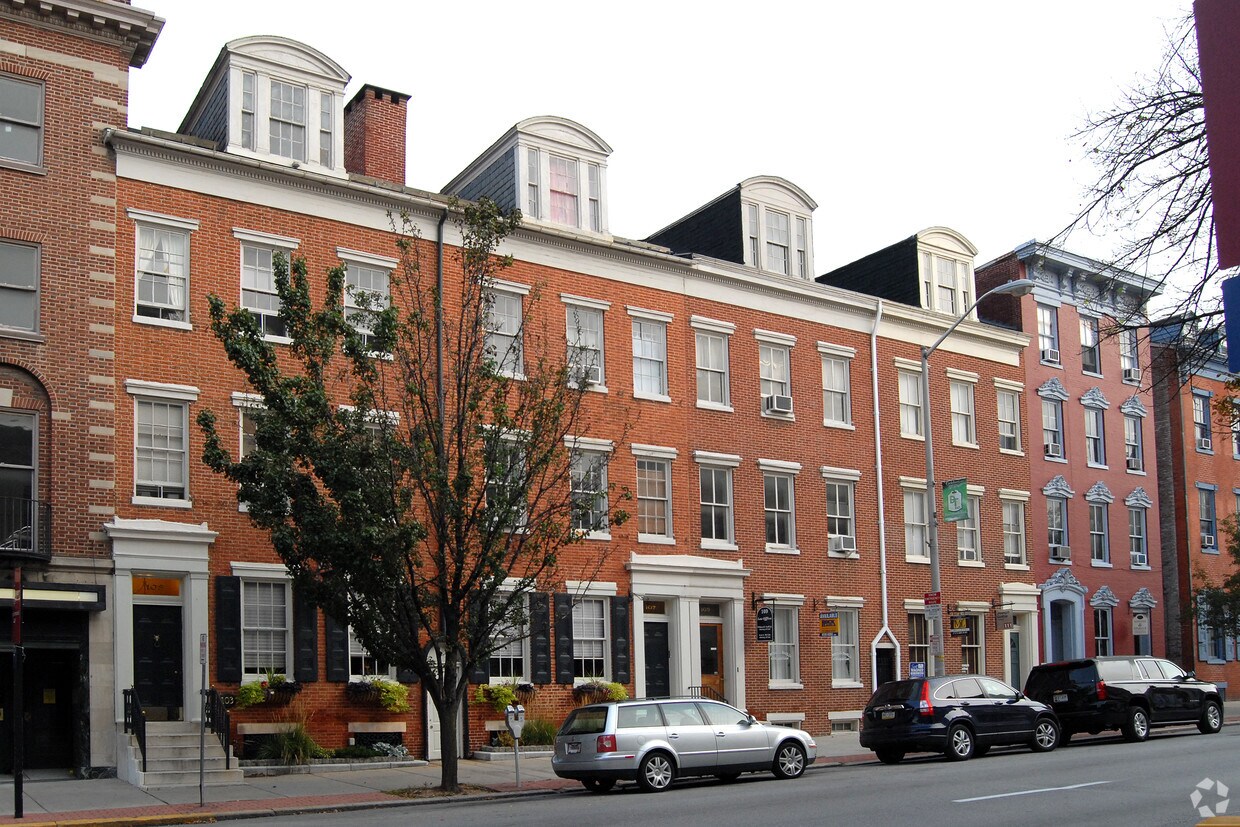 Building Photo - 111 E Market St
