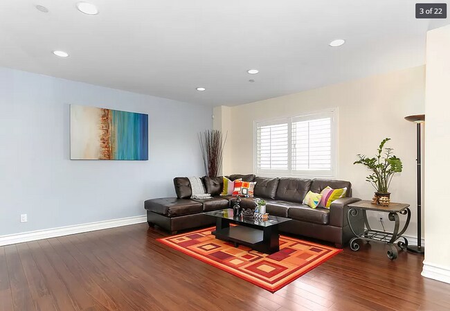Foto del edificio - 936 N Hudson Ave