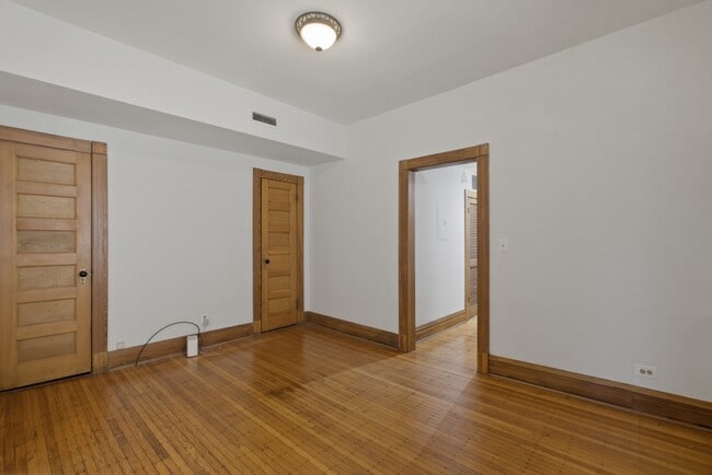 Building Photo - 505 W Fullerton Pkwy