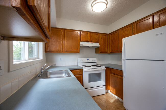 Building Photo - 13283 SE Oatfield Rd