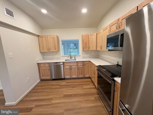 Building Photo - 39977 Peacock Cir