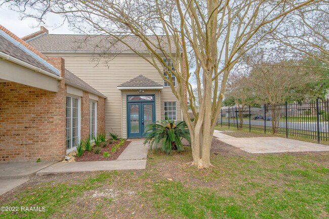Building Photo - 100 Breckenridge Loop