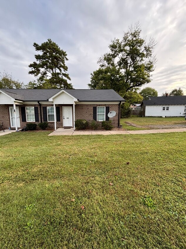 Foto principal - 265 Harmon Ln