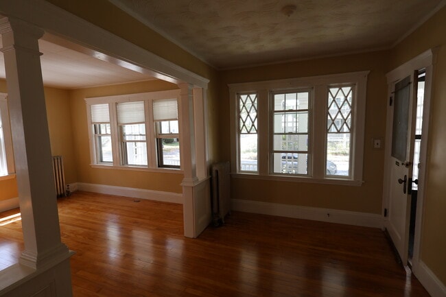 Building Photo - 39 Trowbridge St
