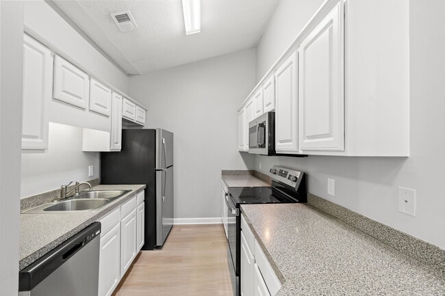 Building Photo - 112 Westhaven Dr