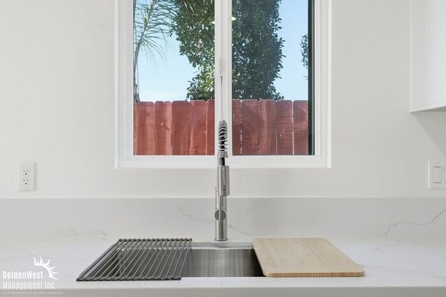 Foto del edificio - Beautiful New Build 2Bdm 1 Ba Downstairs Apartment in Clairemont Mesa!