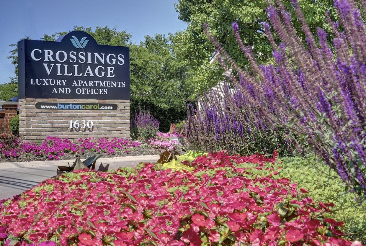 Crossings Village Apartments in Westlake, OH