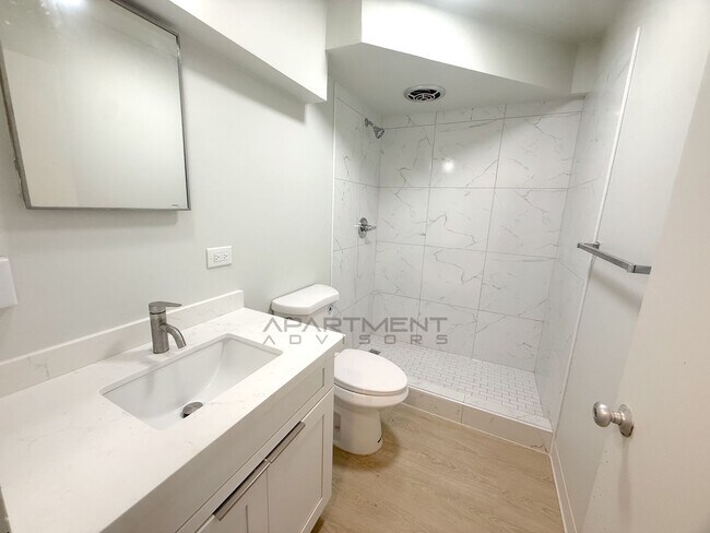 Foto del edificio - 1218 N School St