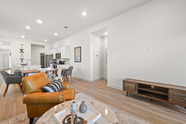 Building Photo - 526 Millbrook Blvd