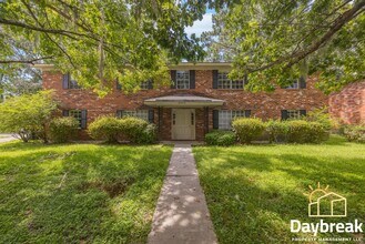 Building Photo - 10913 Queen Ann Ct