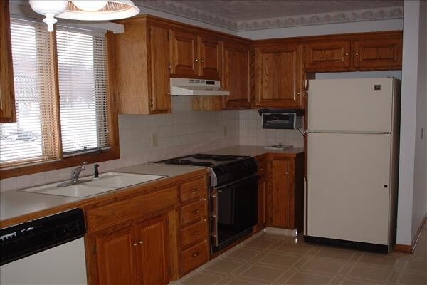Building Photo - 2 Story Duplex w/Loft