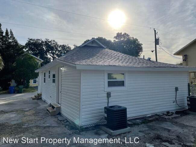 Building Photo - 3 br, 2 bath House - 1018 6th St W