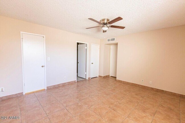 Foto del edificio - 2642 E Orange St.