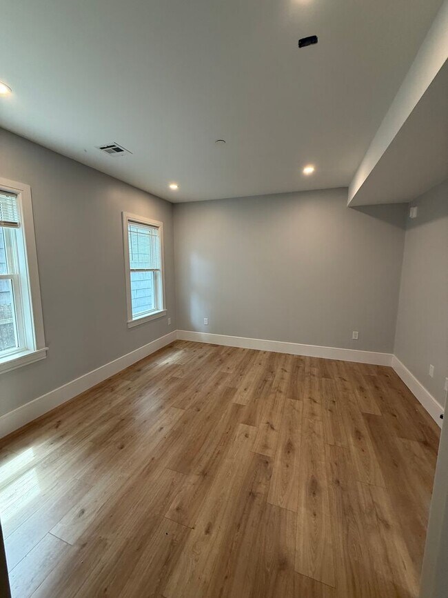 Foto del edificio - Brand New 2 bed 2 bath Lower Allston