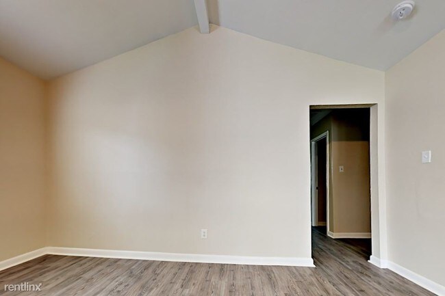 Building Photo - 1825 Chickadee Dr