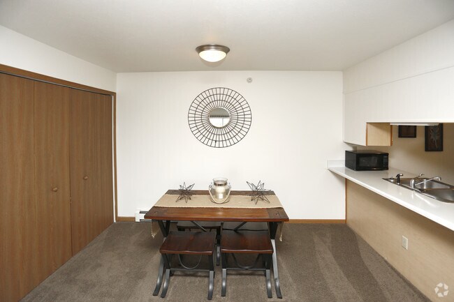 Comedor - 2HAB, 1BA - 960 ft² - Martin Estates Apartments