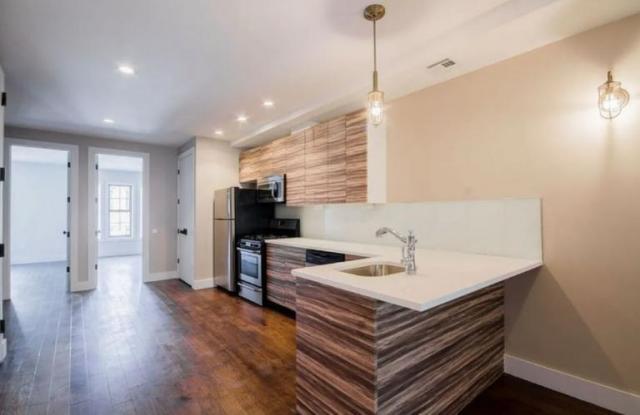 Foto del edificio - 4 bedroom in BROOKLYN NY 11233