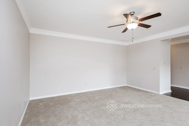Building Photo - 2221 Village Trail Ct