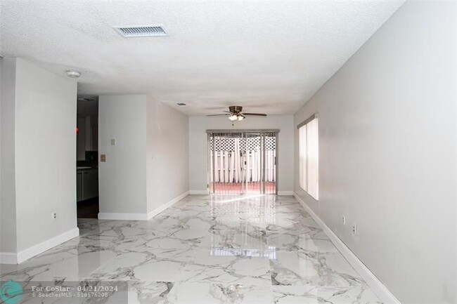 Foto del edificio - 4254 SW 72nd Way