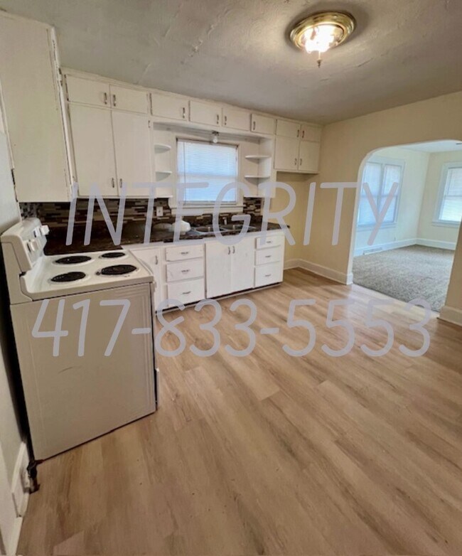 Foto del edificio - 1325 W Elm St