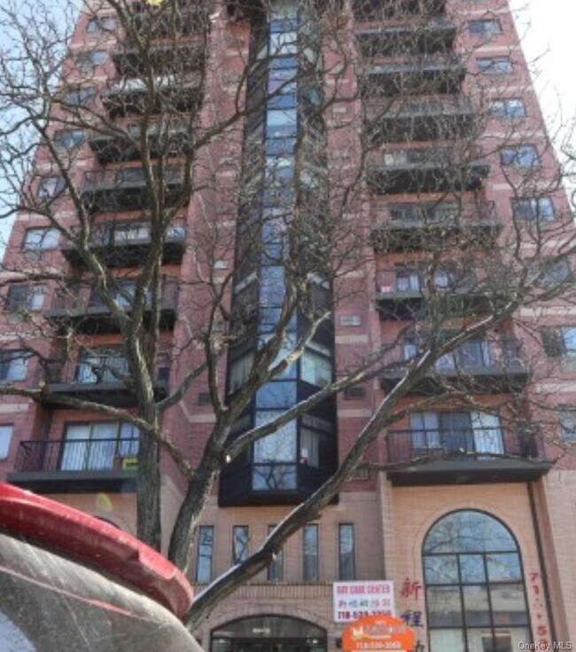 Building Photo - 132-54 Pople Ave