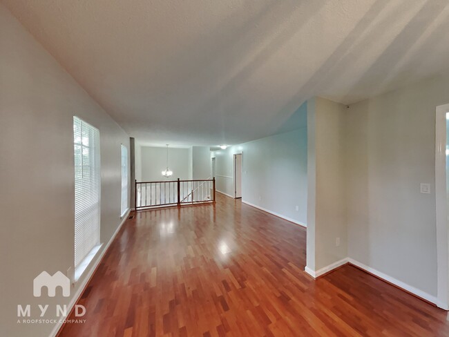 Building Photo - 1172 Westridge Cir