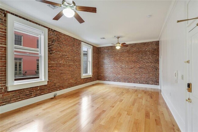 Building Photo - 237 Dauphine St